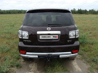 Защита задняя (центральная) 75/75 мм (под фаркоп) на Ниссан Патрол  (Nissan Patrol 2010-2014)