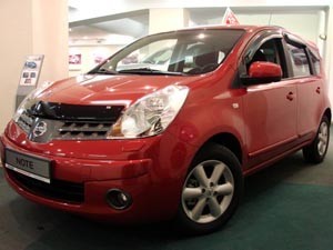 Дефлектор капота Ниссан Ноут (Nissan Note 2005-2009)